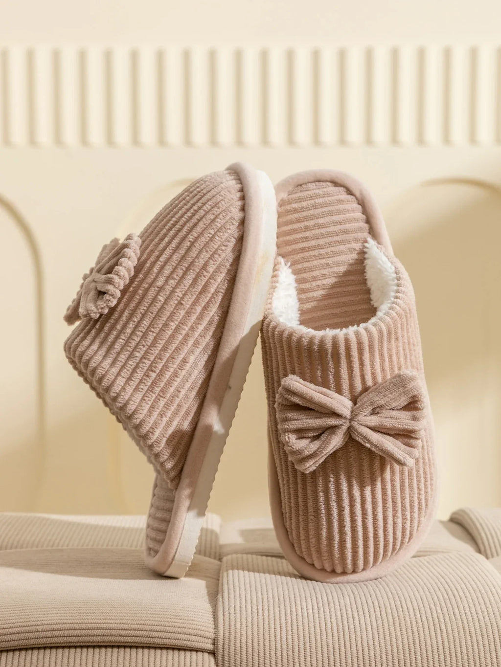 Chaussons en Peluche Côtelée Beige à Nœud