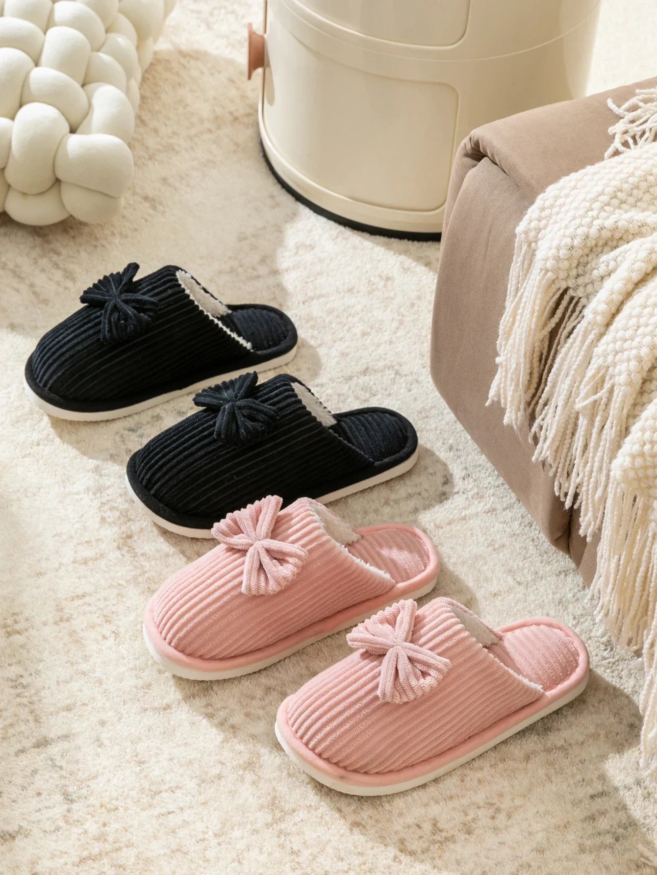 Chaussons en Peluche Côtelée Beige à Nœud
