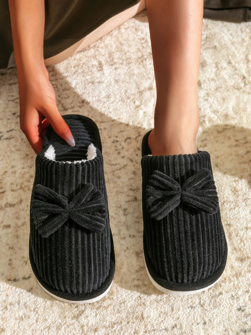 Chaussons en Peluche Côtelée Beige à Nœud