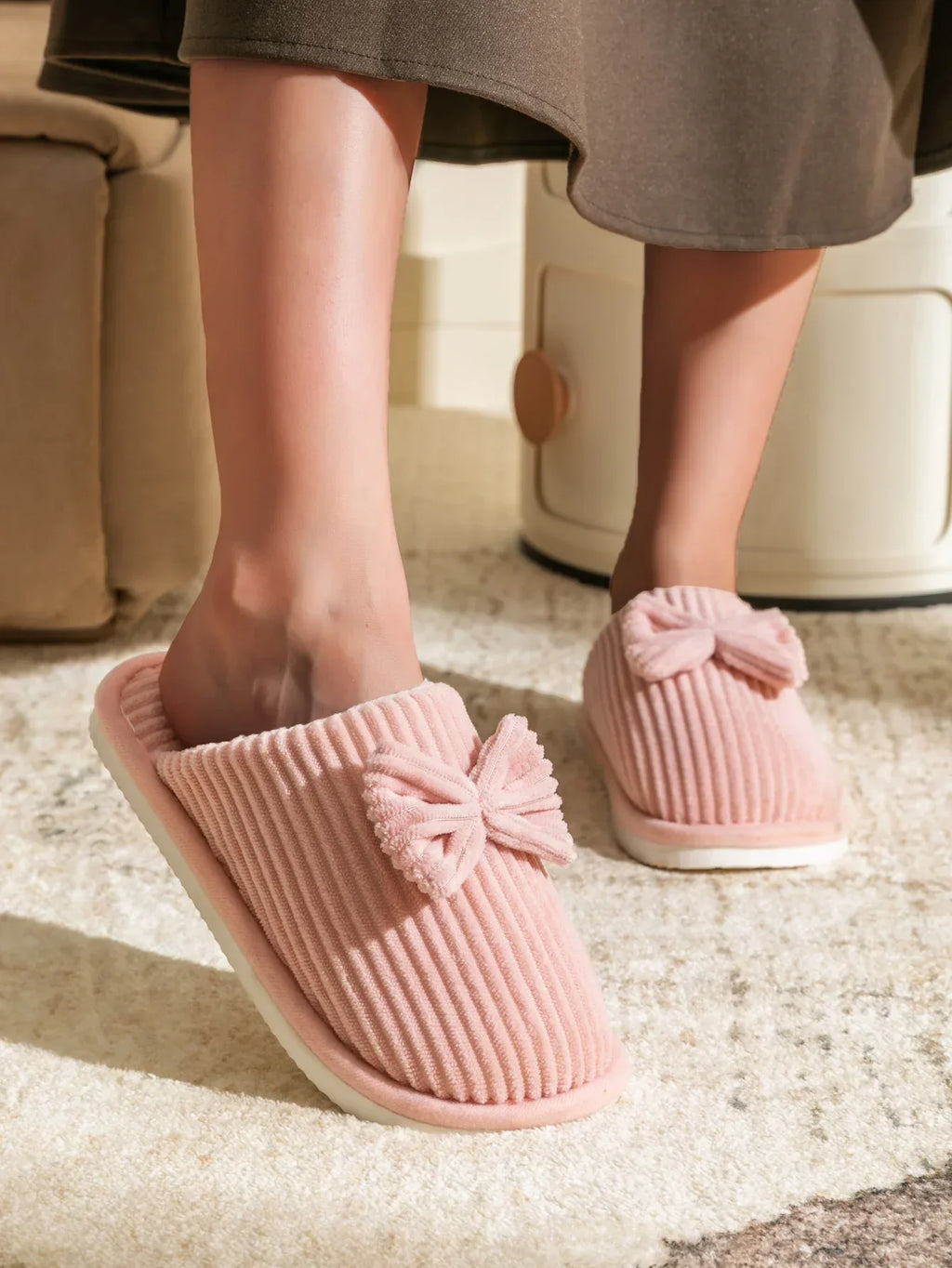 Chaussons en Peluche Côtelée Beige à Nœud
