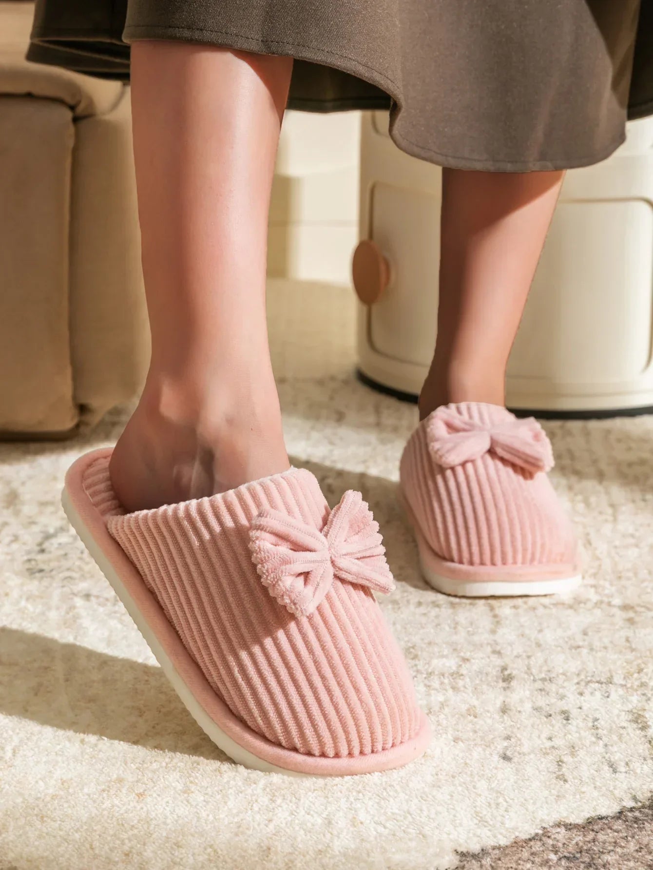 Chaussons en Peluche Côtelée Beige à Nœud