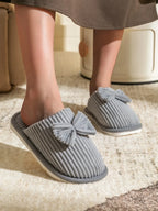 Chaussons en Peluche Côtelée Beige à Nœud