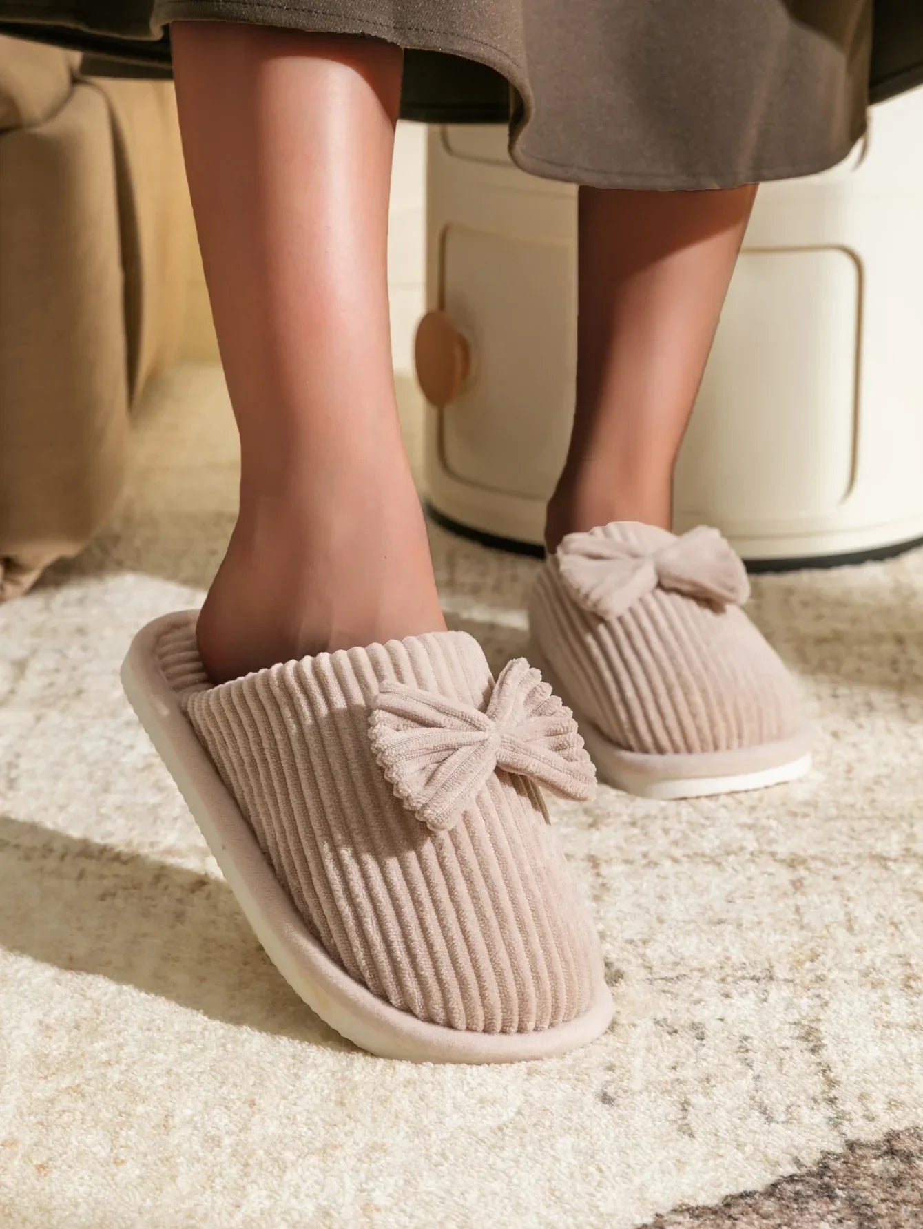 Chaussons en Peluche Côtelée Beige à Nœud