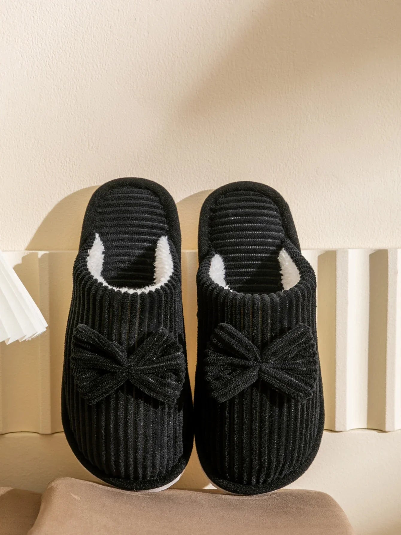Chaussons en Peluche Côtelée Beige à Nœud